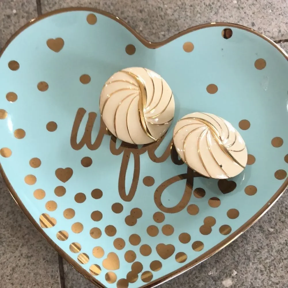 Wifey trinket jewelry heart tray holder